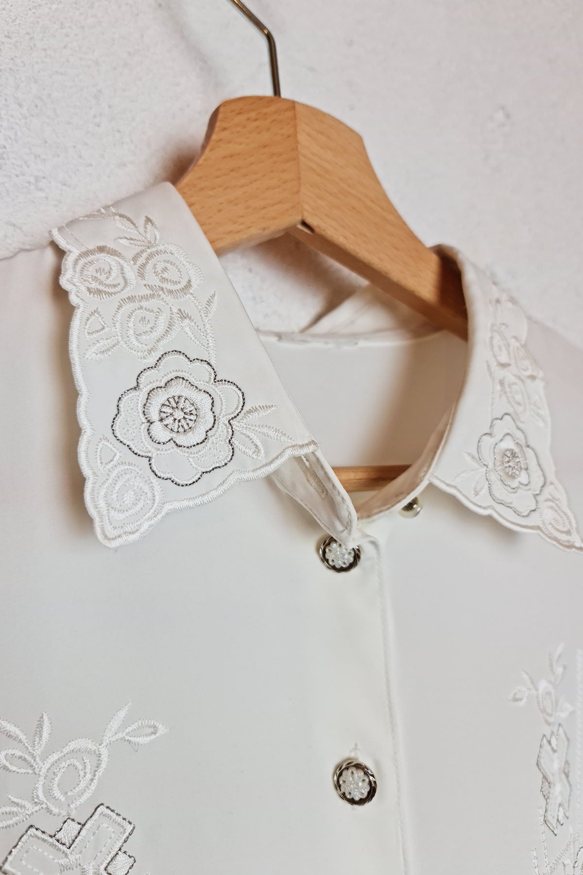 White Embroidery Vintage Blouse