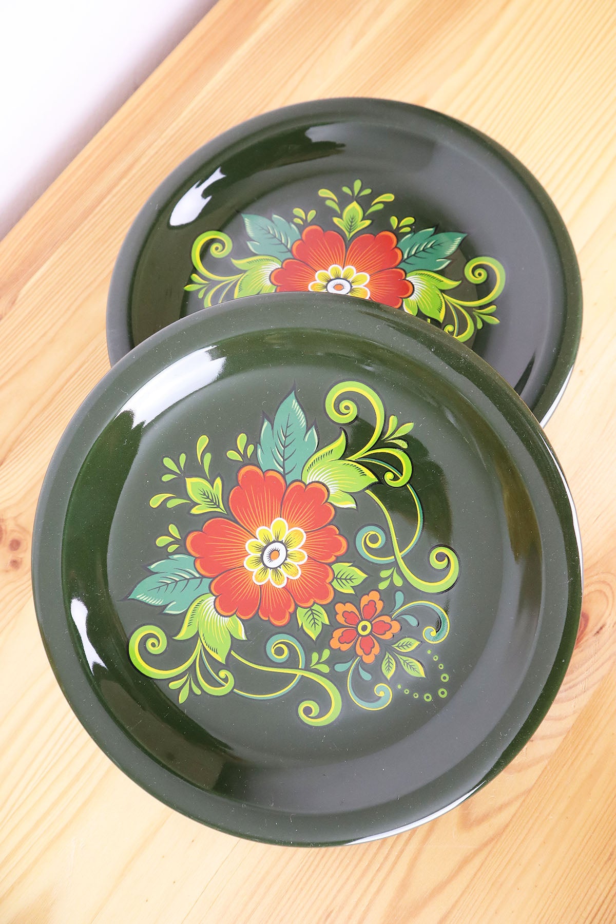 Set Of Two Floral Vintage Plates