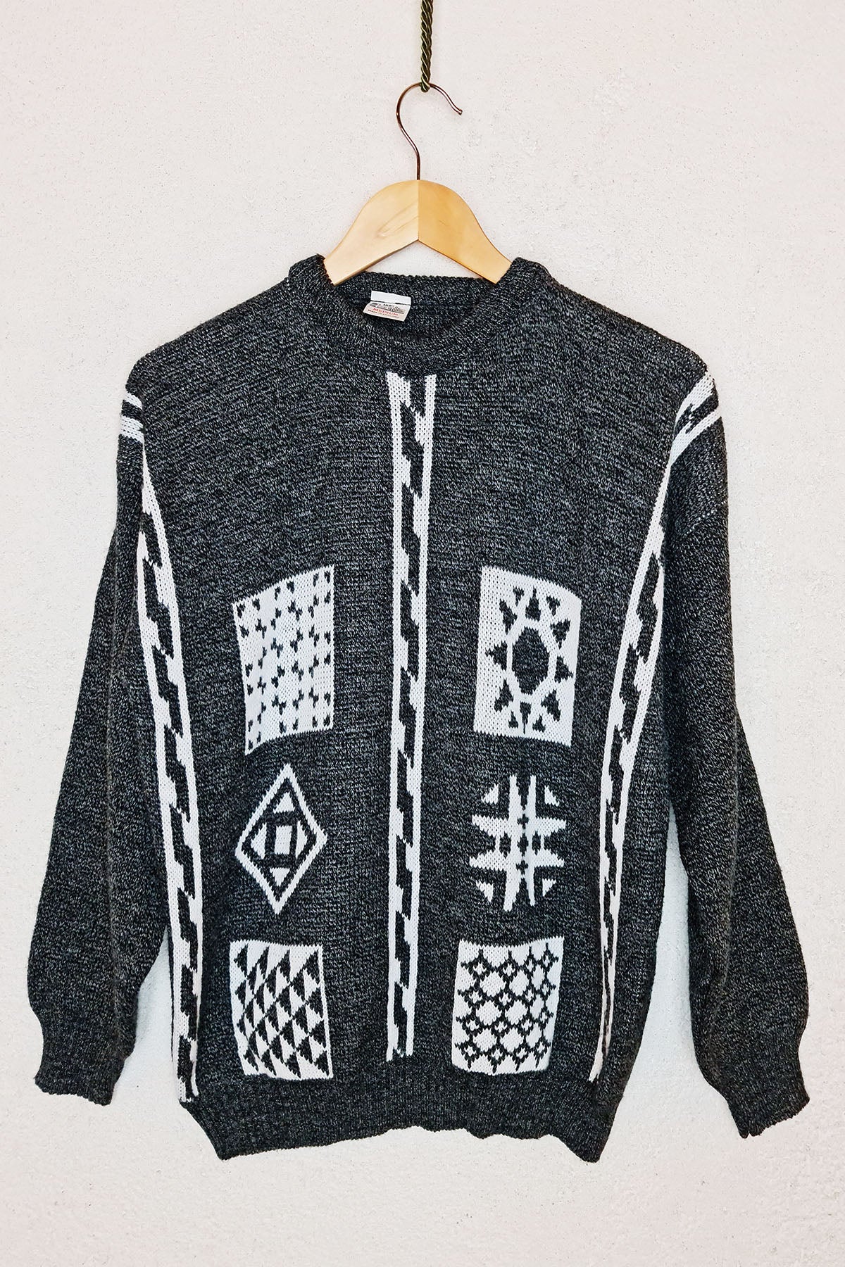 Abstract Pattern Vintage Pullover