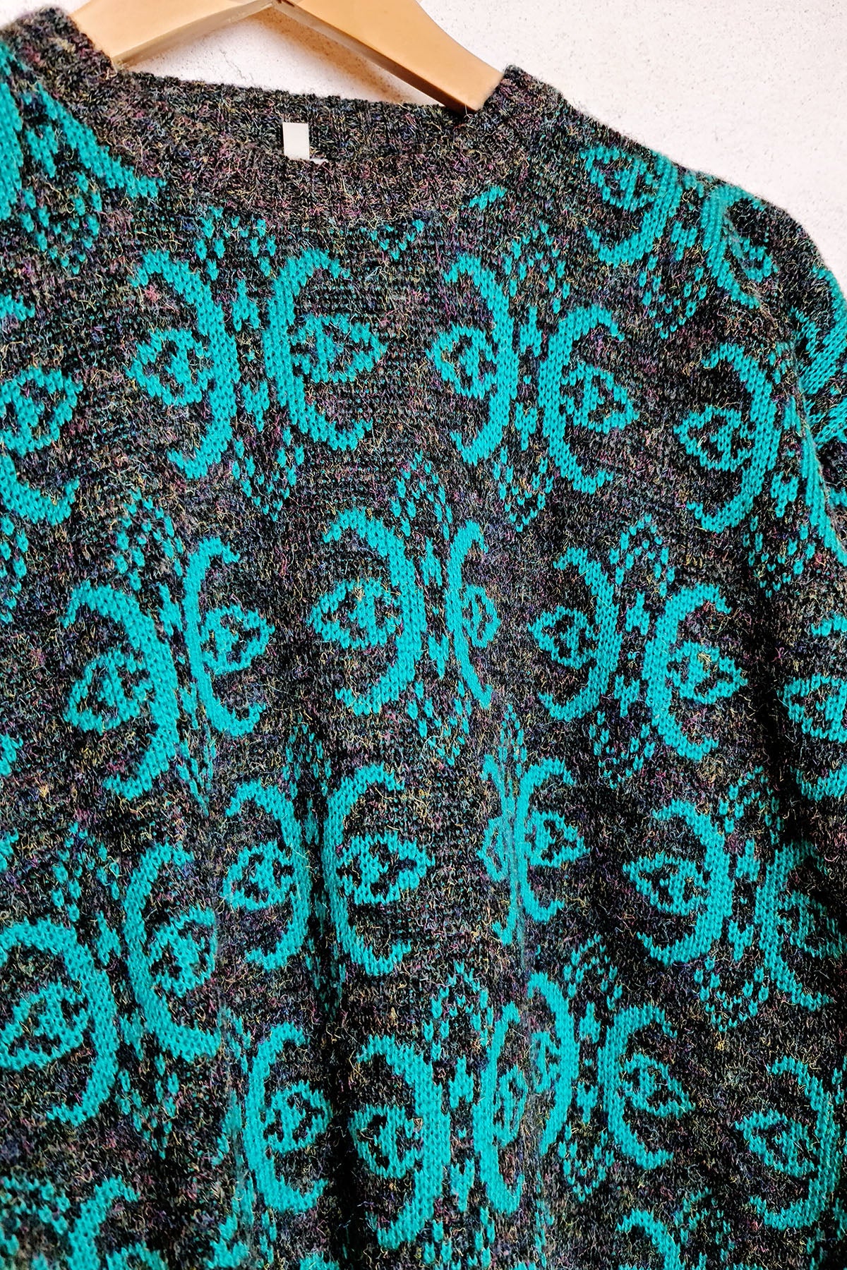 Ornamental Vintage Pullover