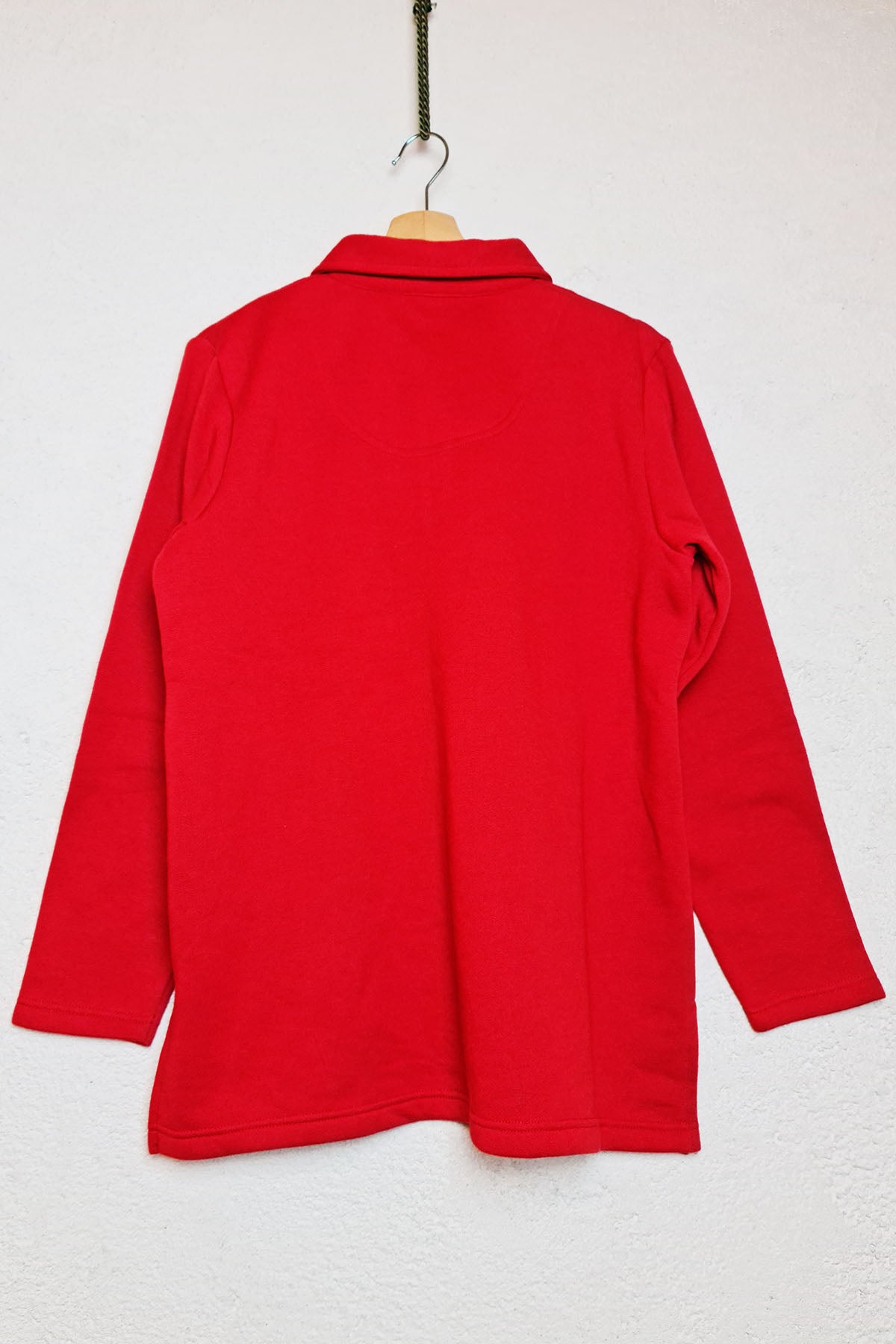 Red Zipper Vintage Pullover
