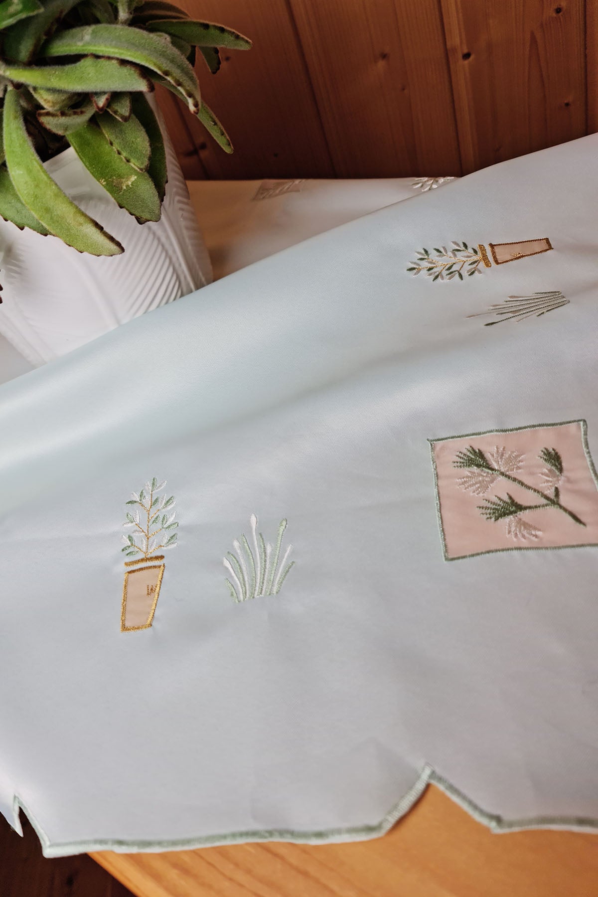Plants Embroidery Vintage Tablecloth