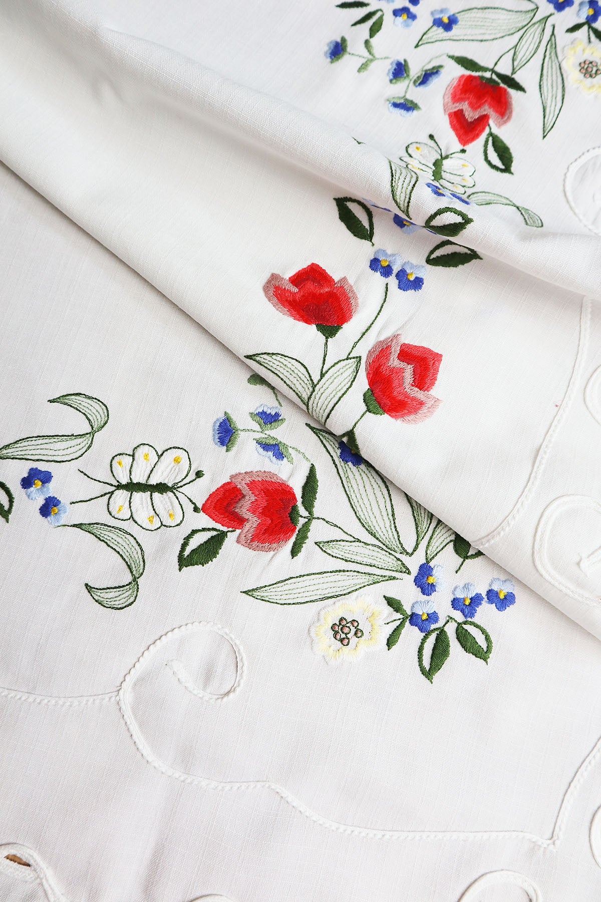 Vintage Tablecloth With Floral Embroidery